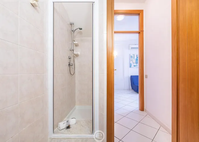 Coastal Nest בית נופש *